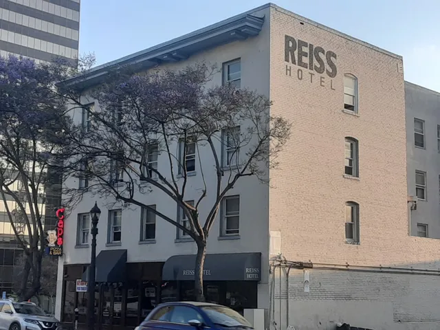 Reiss Hotel