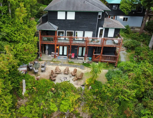 Carolyn's Cove Accommodations