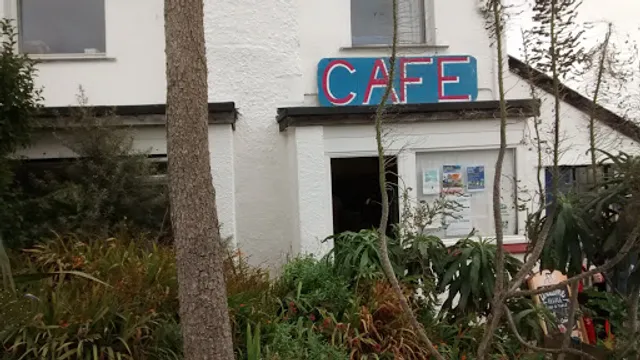 Fern Pit Cafe & Ferry