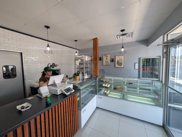 Karamelado Cakes & Pastries, LLC