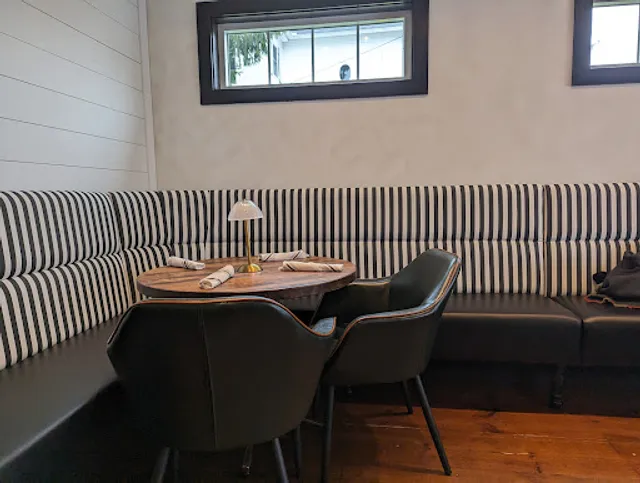 374 Kitchen + Cocktails