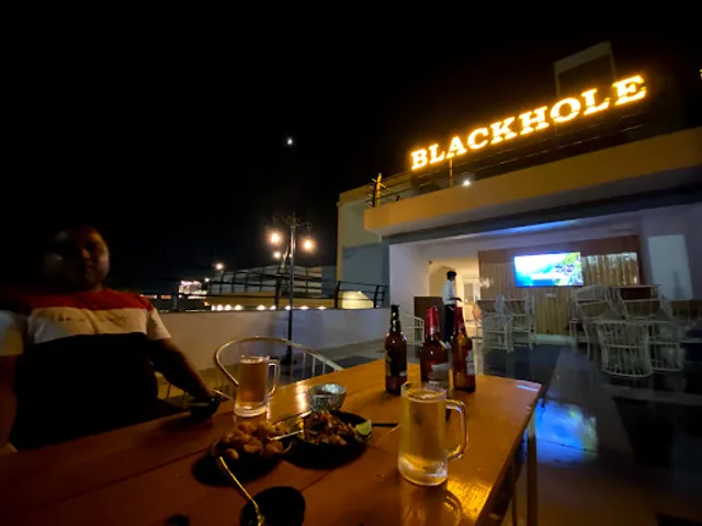 Black Hole Bar & Lounge