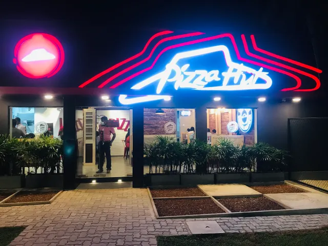 Pizza Hut - Panadura 01
