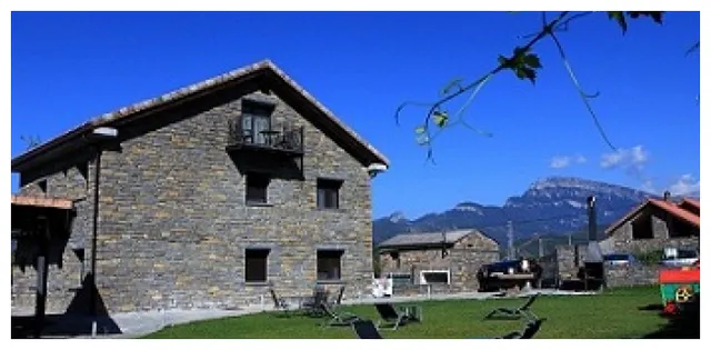 Puerta De Ordesa Apartments