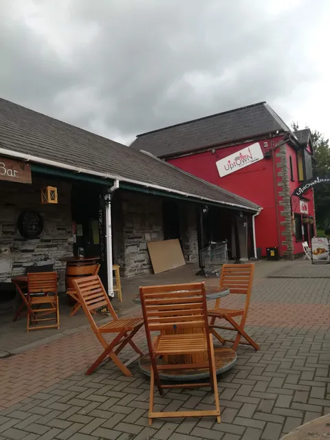 Curious Cat Wine Bar