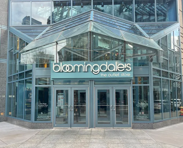 Bloomingdale's Outlet