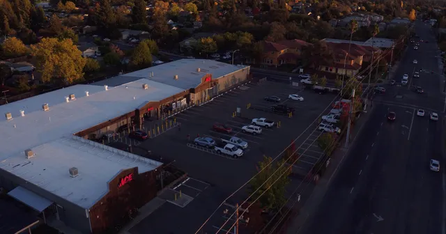 Garrett Ace Hardware - Healdsburg