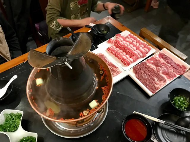 Fengji Xingfu Lilao Beijing Hot Pot