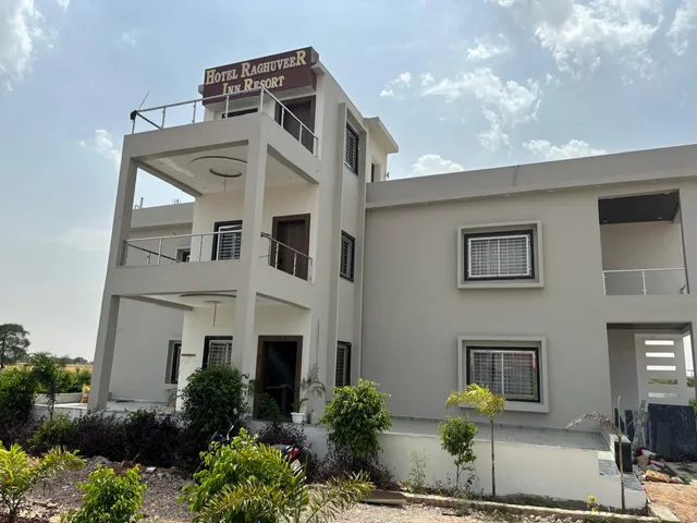 hotel raghuveer inn resort