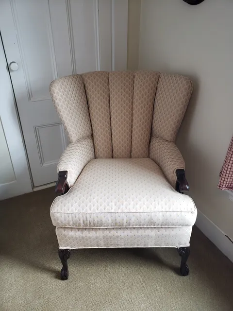 Nunzio's Upholstering