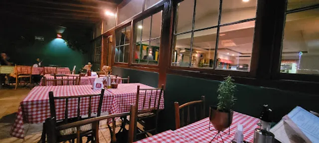 Ermides Montagnini Cantina Italiana