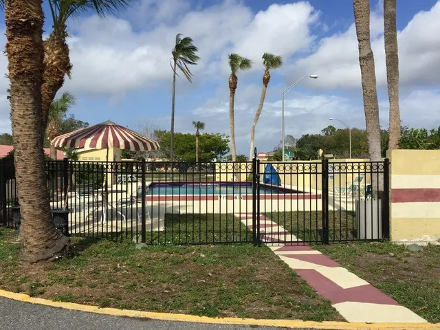 Flamingo Inn