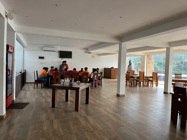 Lucky Liquor Bar & Restuarent