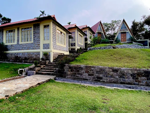 Smoky Falls Mae Fi Resort