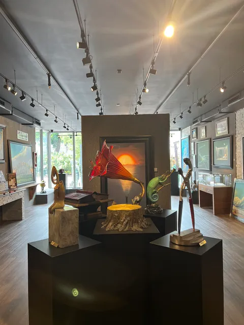 Vladimir Kush - Kush Fine Art Miami Beach