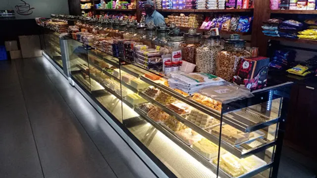 Topnotch Bakers, T.B Road