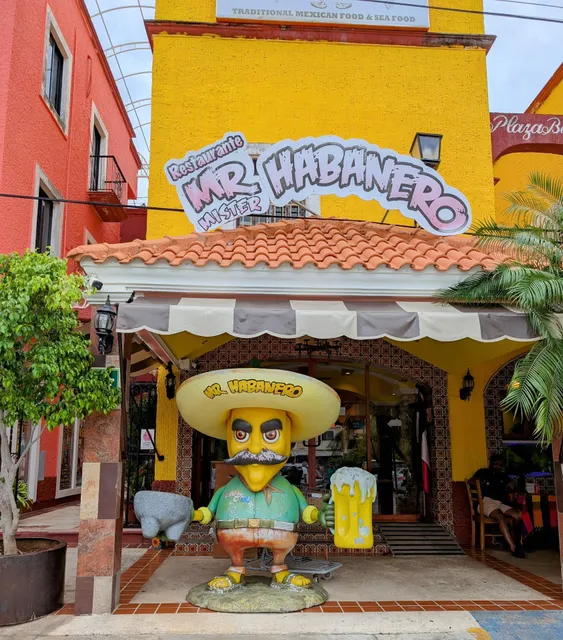 Mr. Habanero plaza bonita