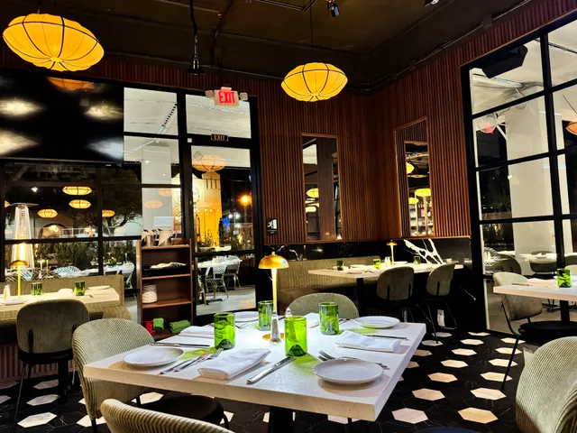 Dapper Dine & Lounge