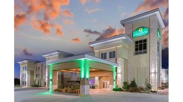 La Quinta Inn & Suites by Wyndham Guthrie