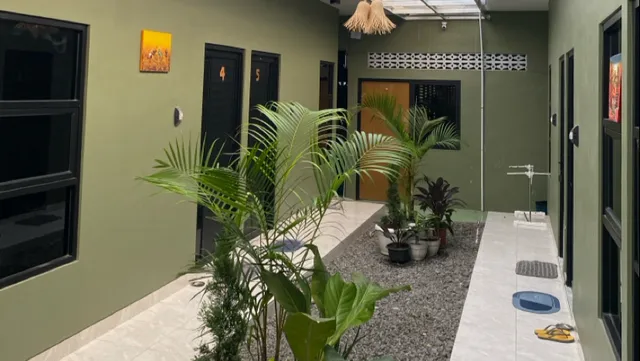 Yandira Guest House (syariah) & Kost Putri