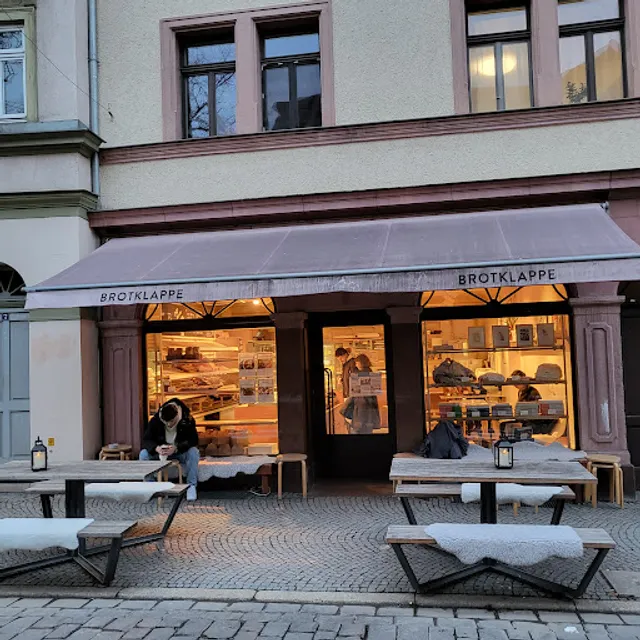 Brotklappe | Bio-Handwerksbäckerei + Café