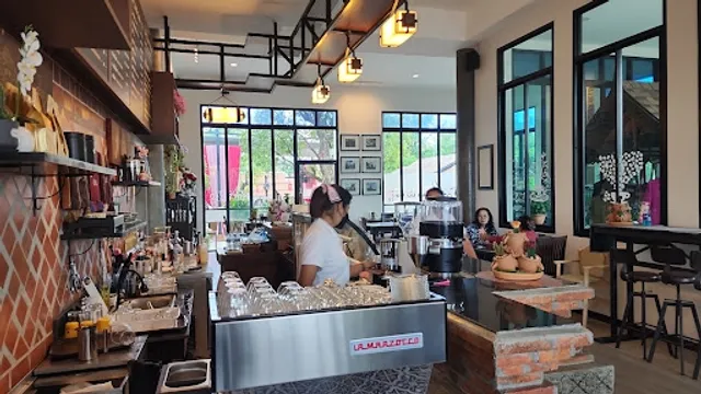 PhumPhor Coffee​ Restaurant​ ภูมิพ่อ คอฟฟี่เรสเตอรองท์