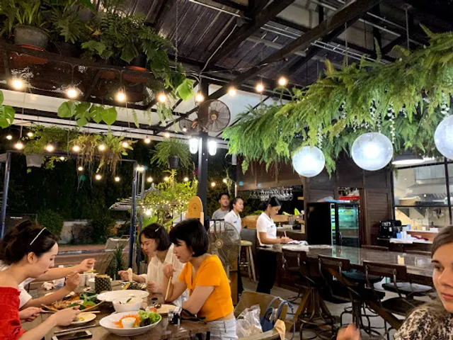 KIRI Restaurant, POP Kata Beach