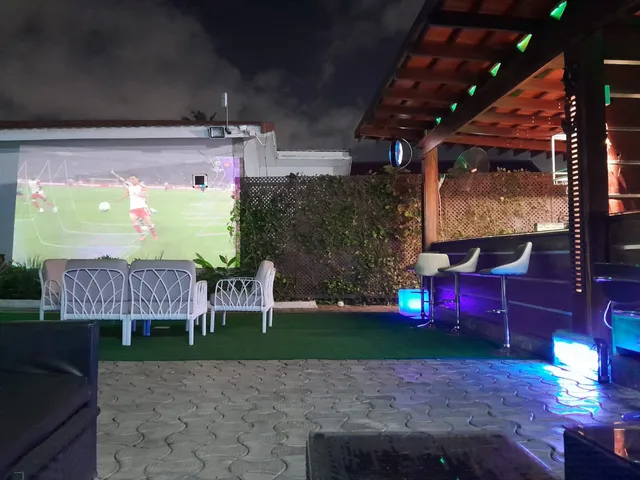 Templesi Court. Suites, Bar & Grill