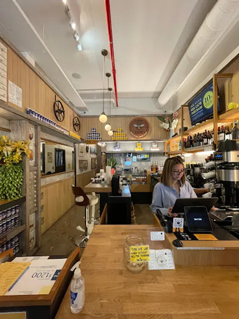 Bee Cafe