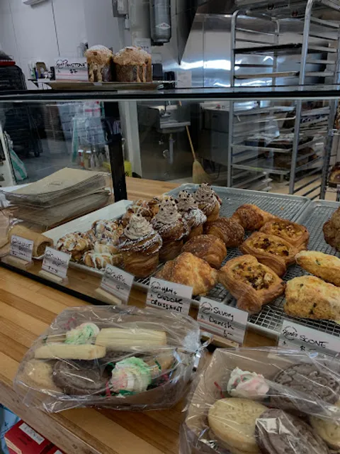 Hank's Bakery and Coffee