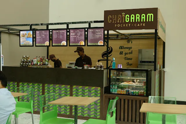 Chai Garam cafe, Time Tower