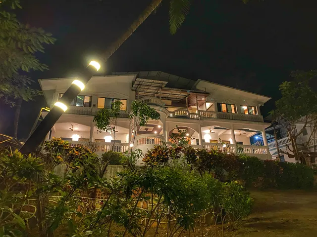 Sea Esta Resort & Cafe, Kashid Beach