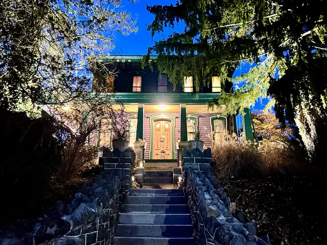 Amethyst Inn Bed & Breakfast