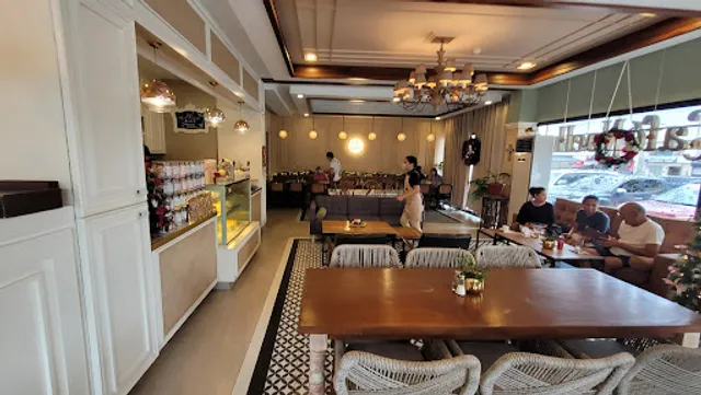 Café Noelle - Sto. Domingo, Angeles