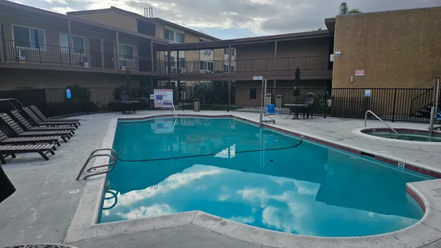 California Lodge Suites