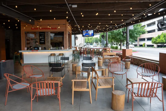 Loro Asian Smokehouse & Bar