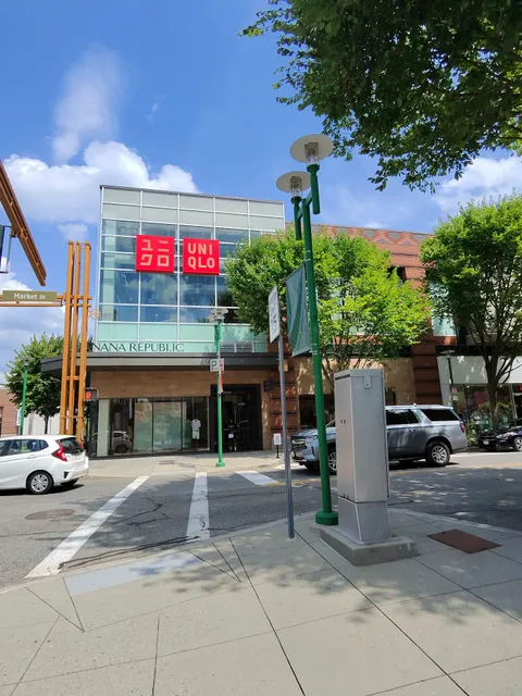 Banana Republic Factory Store