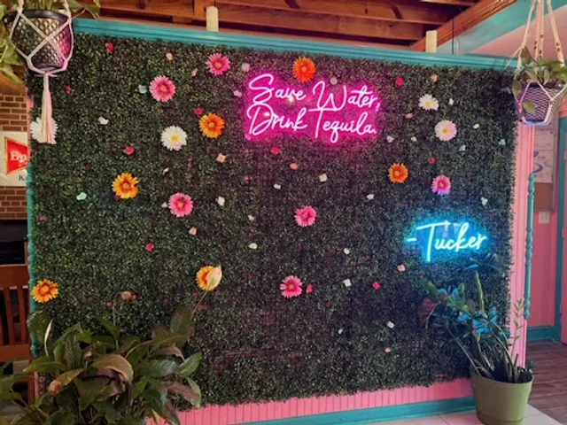 Las Colinas Mexican Grill