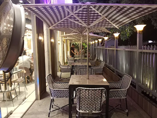 Bikanervala | Defence Colony Delhi