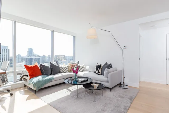 Simon Lai: Rennie & Associates Realty