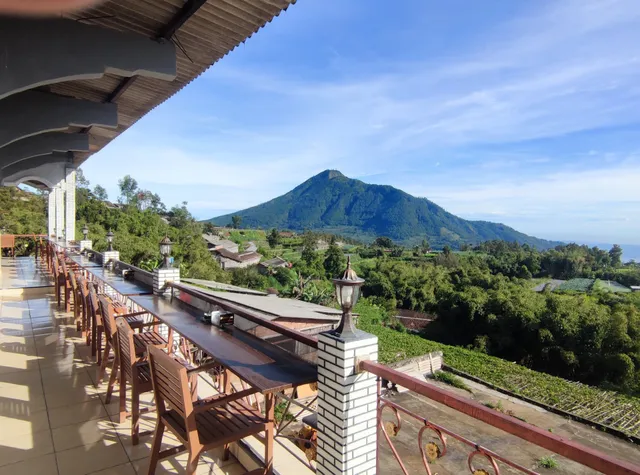 Urbanview Hotel Mountain Palace Kopeng