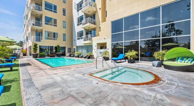 7950 West Sunset Apartments