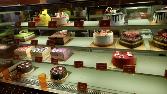 Brasserie Bakery Cabang Basuki Rahmat