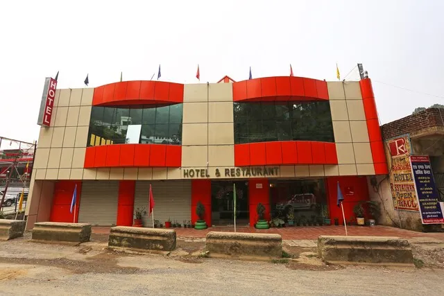 OYO The Raikwals Hotel