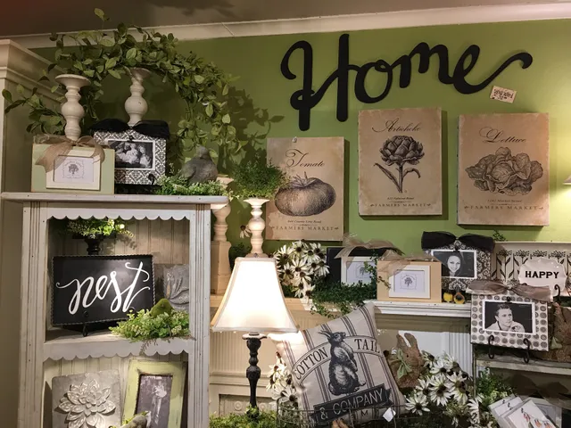 SaraBoo Creek Crest Hill Workshop & Studio