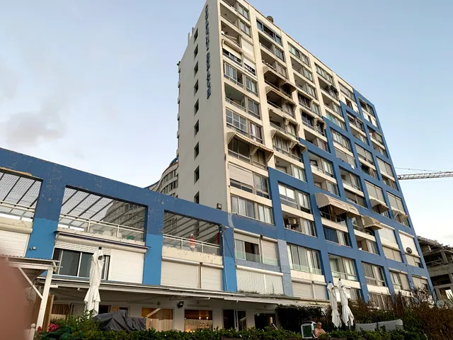 וייאצ'סלב שניידר - Colony Beach Bat Yam Apartments