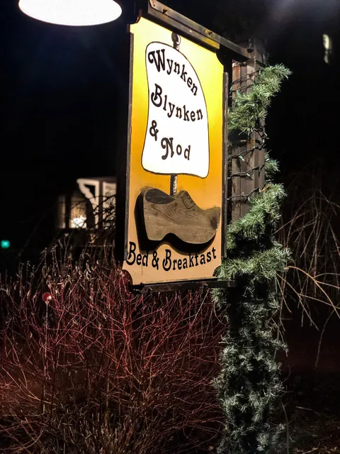 Wynken Blynken & Nod B & B