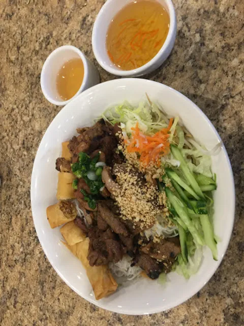 Pho Hoan Pasteur (Mahogany)