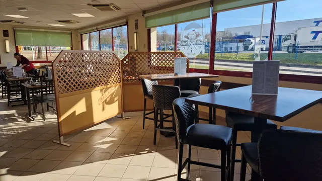 Relais MA&LO ancien centre routier