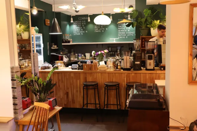 Tutaj: Kawiarnia | Śniadania | Palarnia kawy